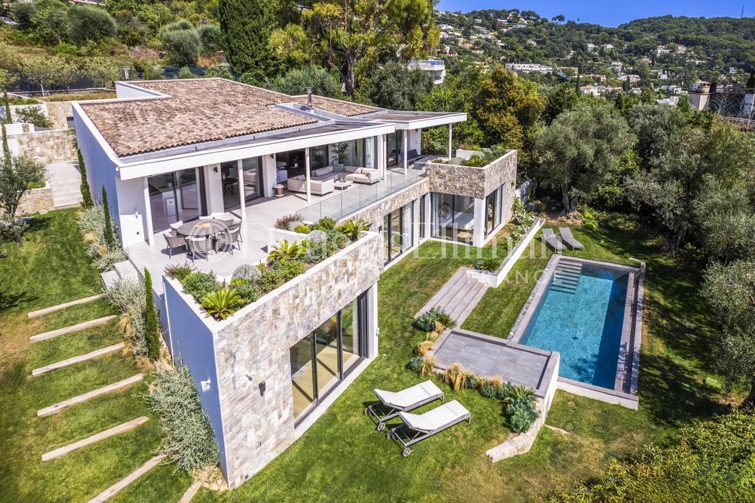 Villa in Cannes, Provence-Alpes-Côte d'Azur, France 2 - 14535085