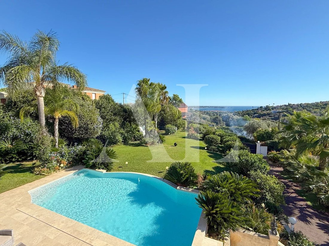 Villa in Brusquet-Retenaou-Devens, Vallauris, France 2 - 16496625