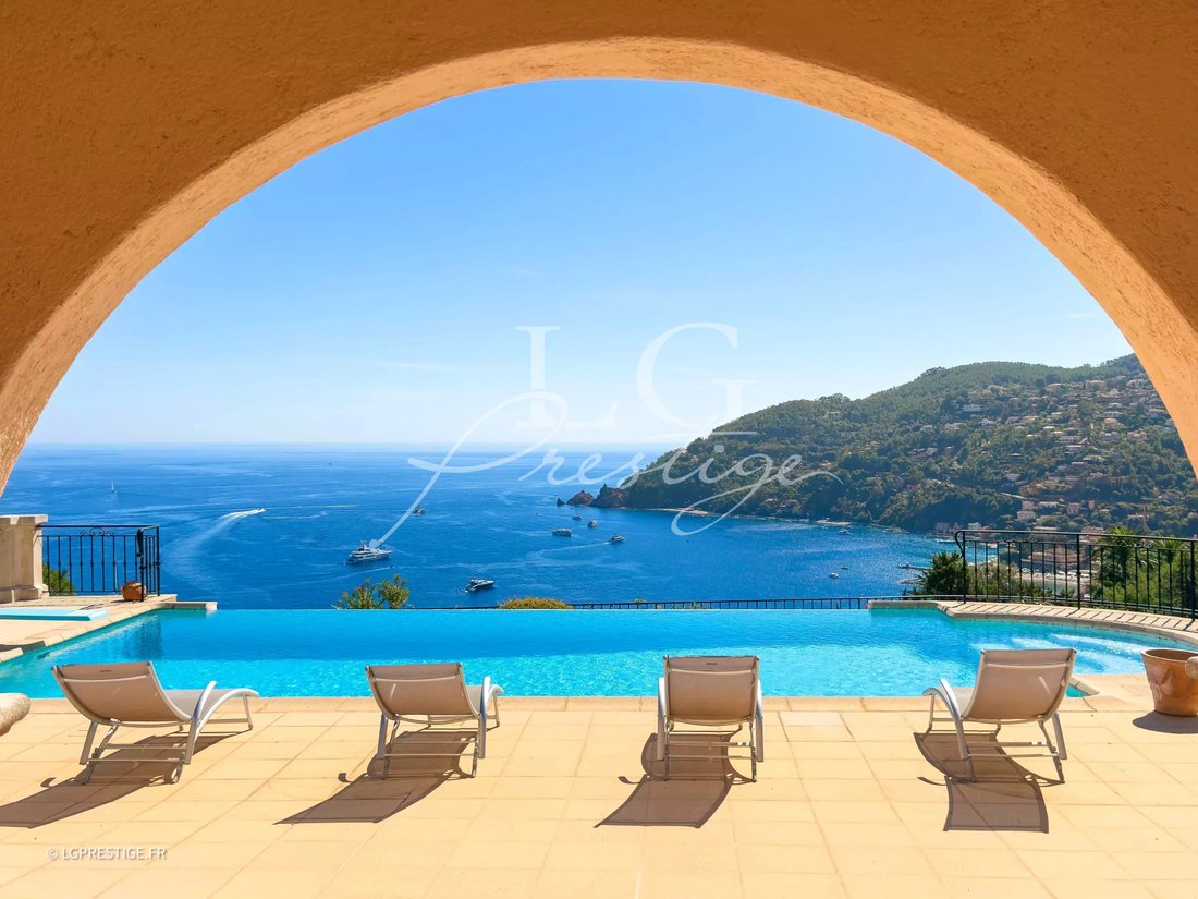 Villa in Mandelieu-la-Napoule, Provence-Alpes-Côte d'Azur, France 3 - 16496699