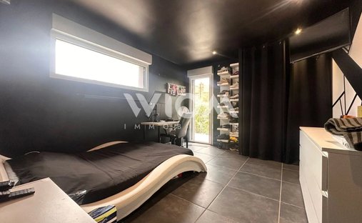 Castle for Sale in Arras, Hauts-de-France, France