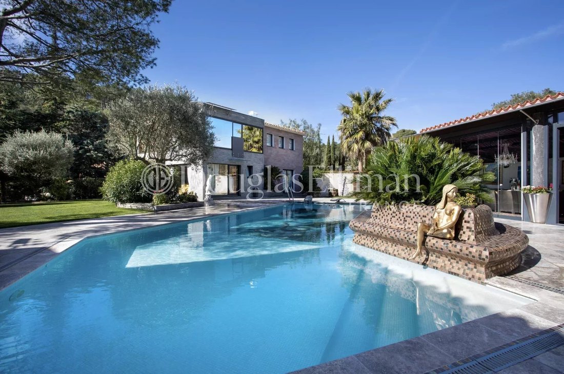 Villa in Èze, Provence-Alpes-Côte d'Azur, France 1 - 15534648
