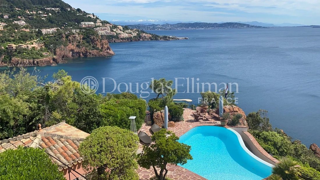 Villa in Cannes, Provence-Alpes-Côte d'Azur, France 3 - 14983306