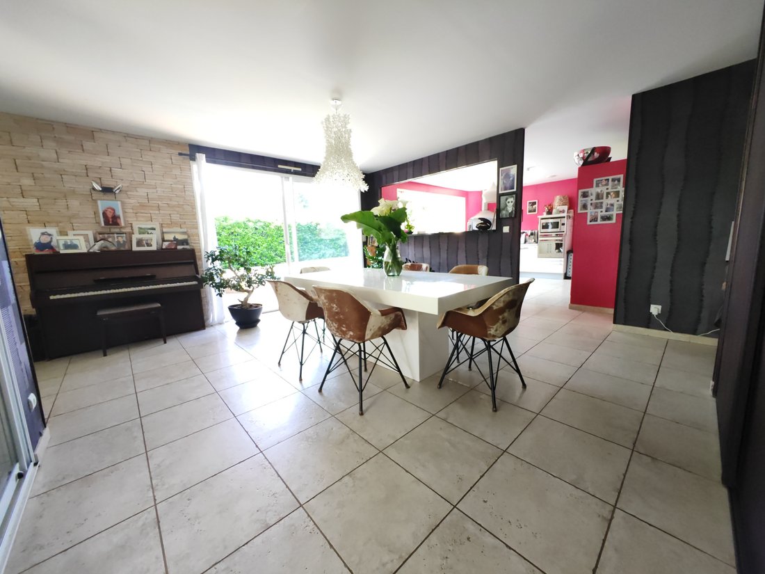 Villa in Gannat, Auvergne-Rhône-Alpes, France 4 - 16497734