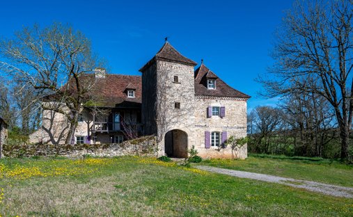 Castle for Sale in Martel, Occitanie, France