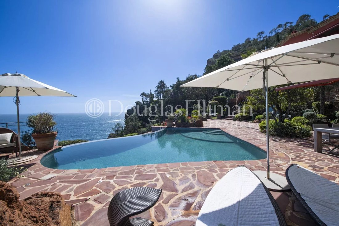 Villa in Cannes, Provence-Alpes-Côte d'Azur, France 4 - 14983306