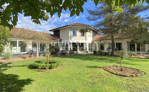 House in Ribérac, Nouvelle-Aquitaine, France 1