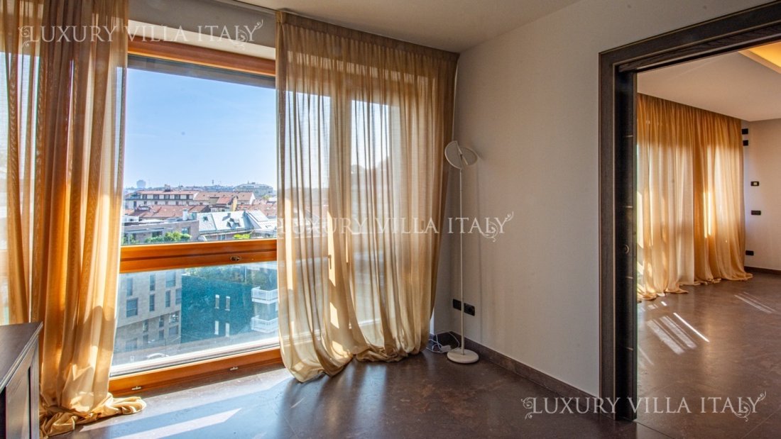 Penthouse in Fiera, Milan, Italy 2 - 16496512