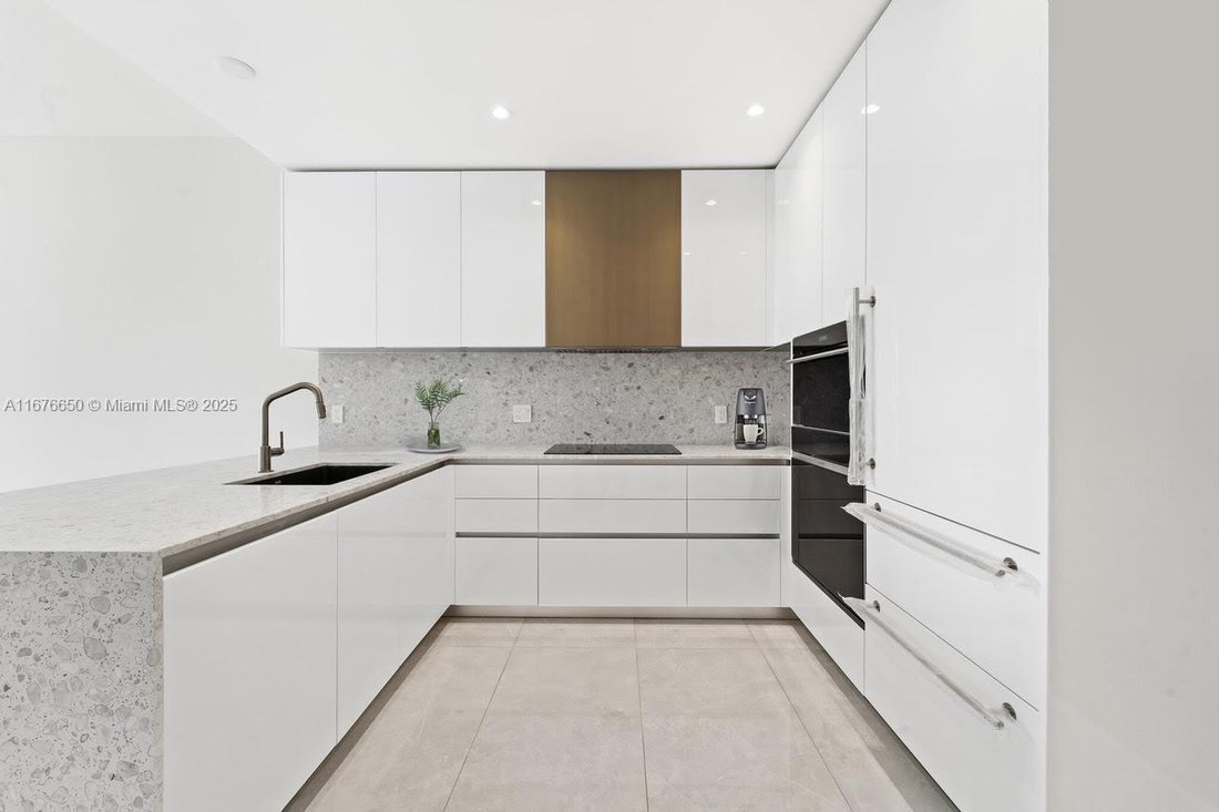 Condo in Miami, Florida, United States 4 - 16499367