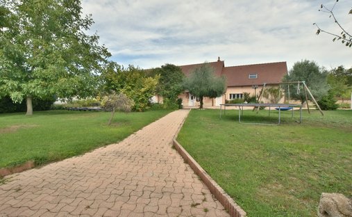 House in Gilly-les-Citeaux, Bourgogne – Franche-Comté, France 1