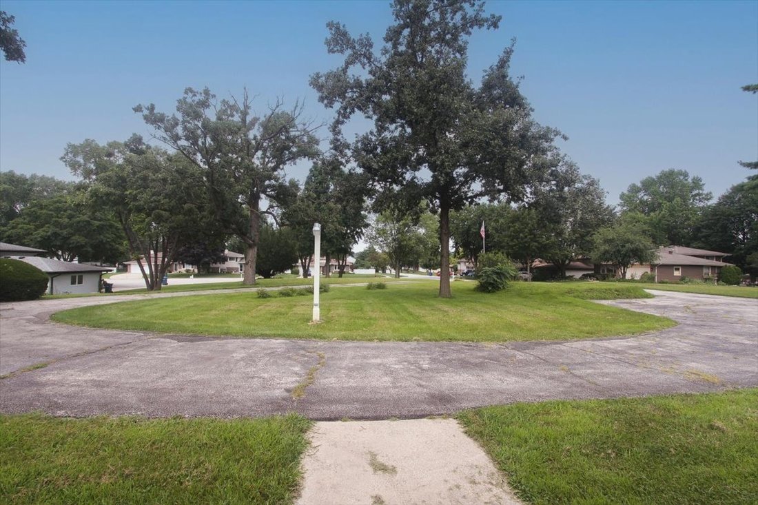 House in Bartlett, Illinois, United States 4 - 16501096