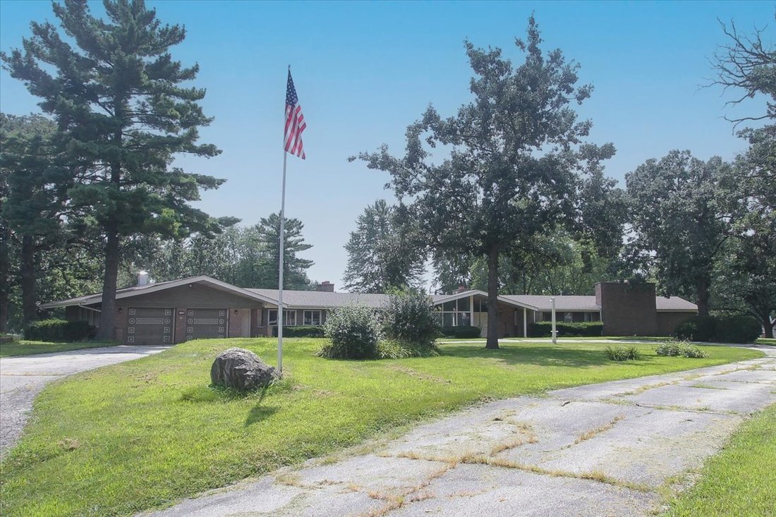 House in Bartlett, Illinois, United States 2 - 16501096