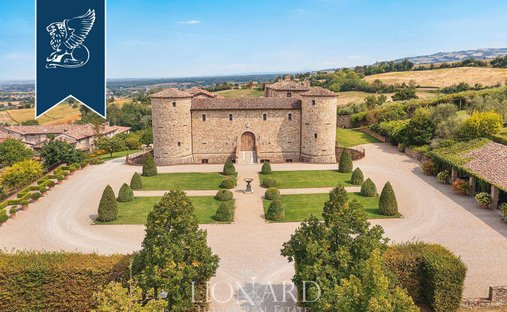 Castillo en Agazzano, Emilia-Romaña, Italia 1