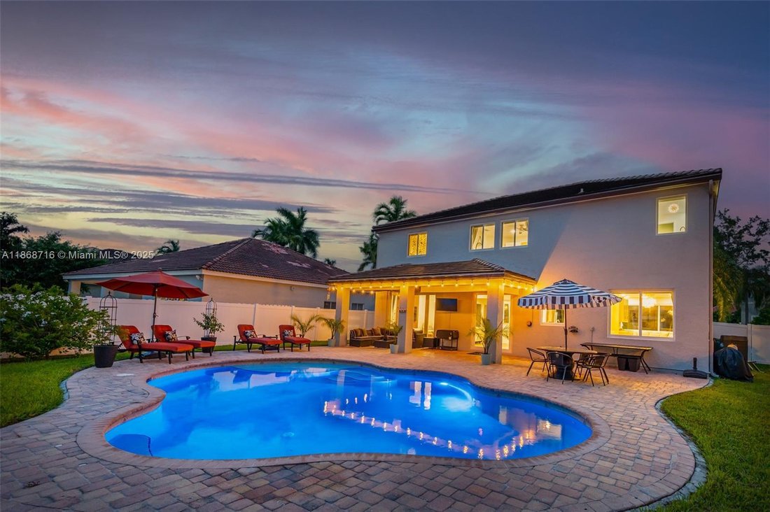 House in Weston, Florida, United States 3 - 16499930