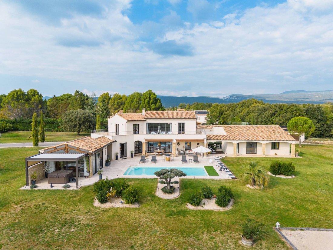 House in Roussillon, Provence-Alpes-Côte d'Azur, France 1 - 16487235