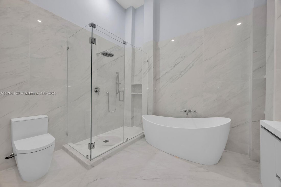 Condo in Miami, Florida, United States 5 - 16499069
