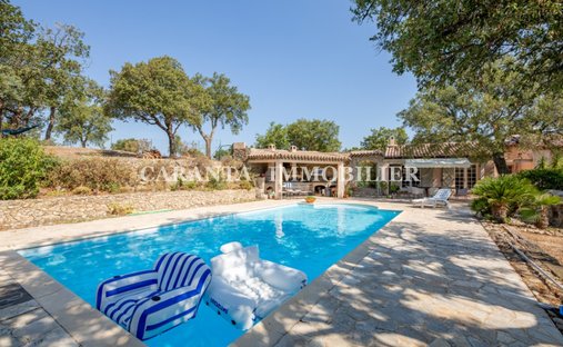 Villa in Le Plan-de-la-Tour, Provence-Alpes-Côte d'Azur, France 1