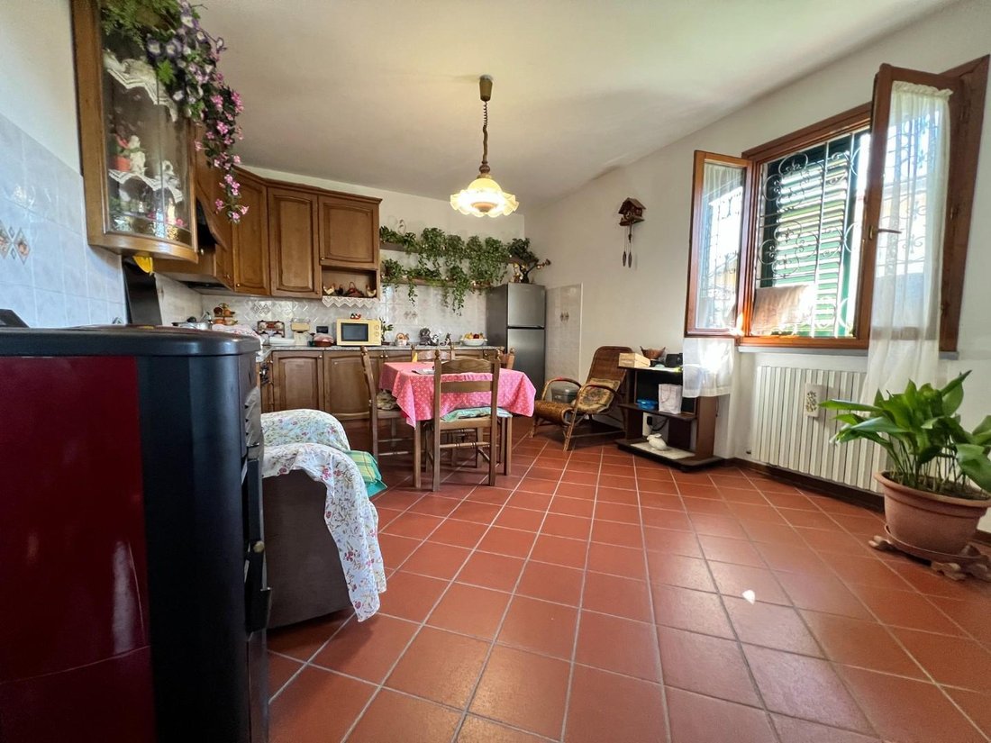 Villa in Antraccoli-Picciorana-Tempagnano, Lucca, Italy 3 - 16501635