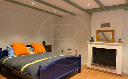 Castle for Sale in Montcaret, Nouvelle-Aquitaine, France