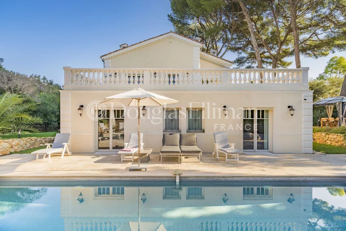 Villa in Antibes, Provence-Alpes-Côte d'Azur, France 4 - 15172260