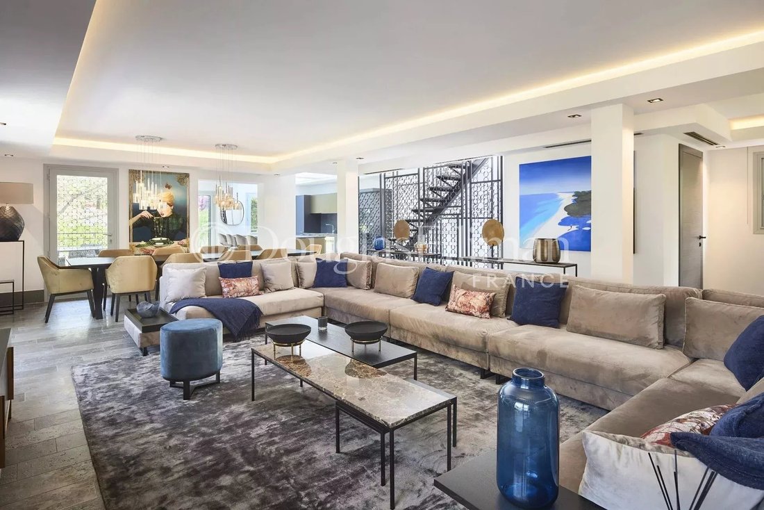 Villa in Antibes, Provence-Alpes-Côte d'Azur, France 2 - 15033664