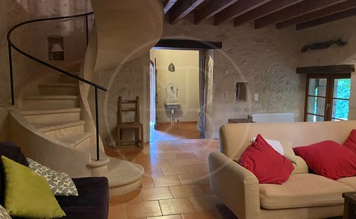 Castle for Sale in Montcaret, Nouvelle-Aquitaine, France