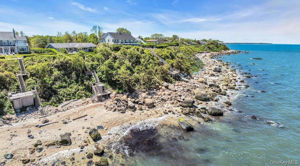 Farm Ranch in Greenport West, New York, United States 2 - 16499408