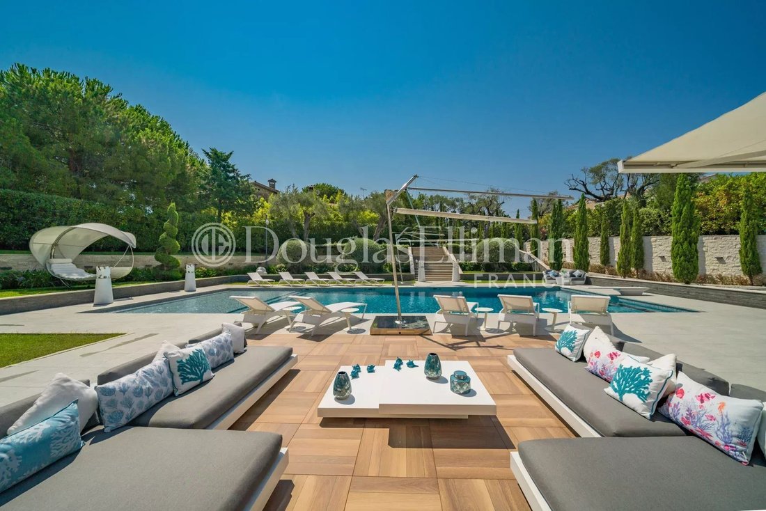 Villa in Antibes, Provence-Alpes-Côte d'Azur, France 2 - 15206201