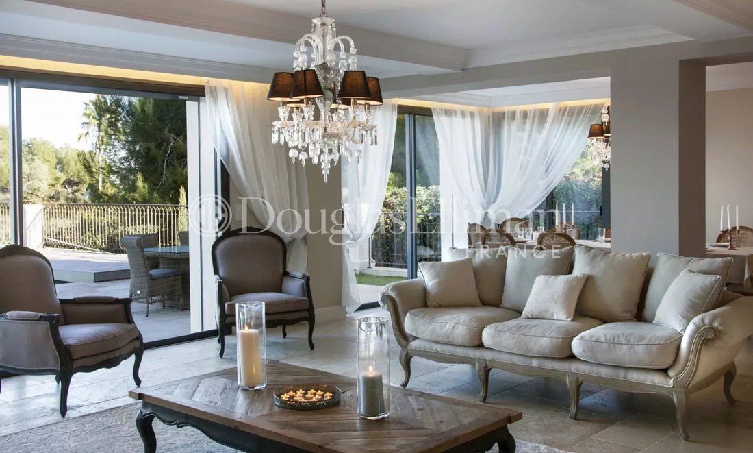 Villa in Antibes, Provence-Alpes-Côte d'Azur, France 4 - 15210322