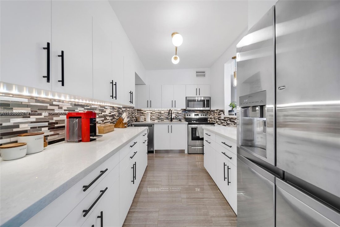 House in Miami, Florida, United States 4 - 16498708