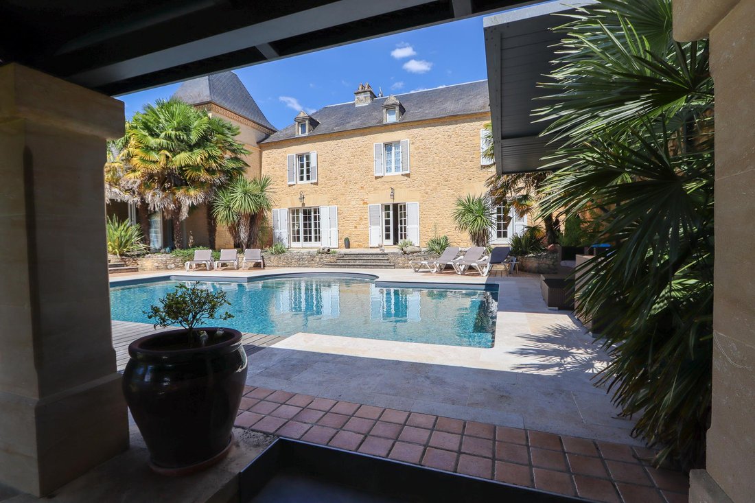 Estate in Sarlat-la-Canéda, Nouvelle-Aquitaine, France 4 - 16502383