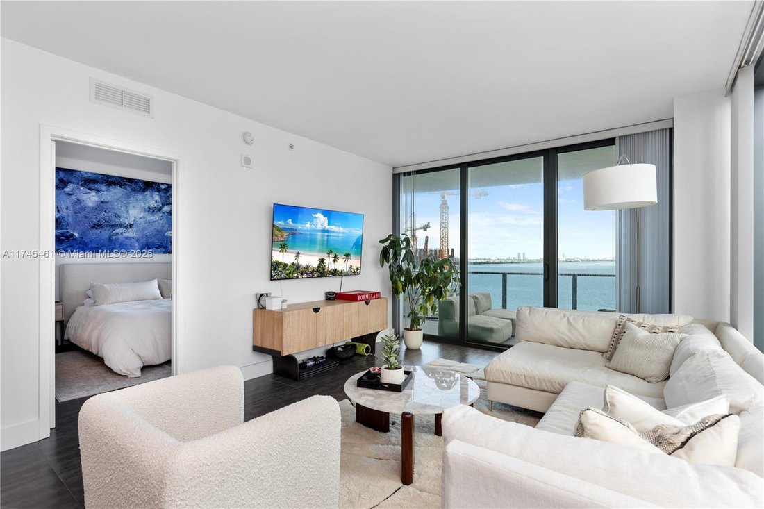 Condo in Miami, Florida, United States 1 - 16499972