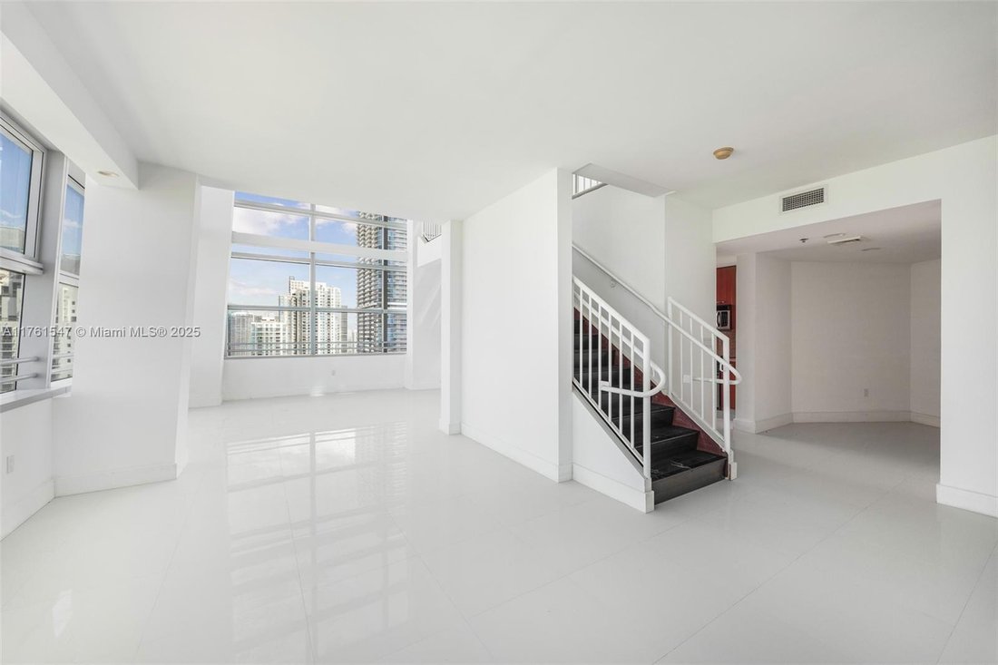 Condo in Miami, Florida, United States 1 - 16499780