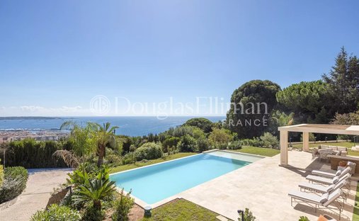 Villa in La Maure-Super Cannes, Vallauris, France 1