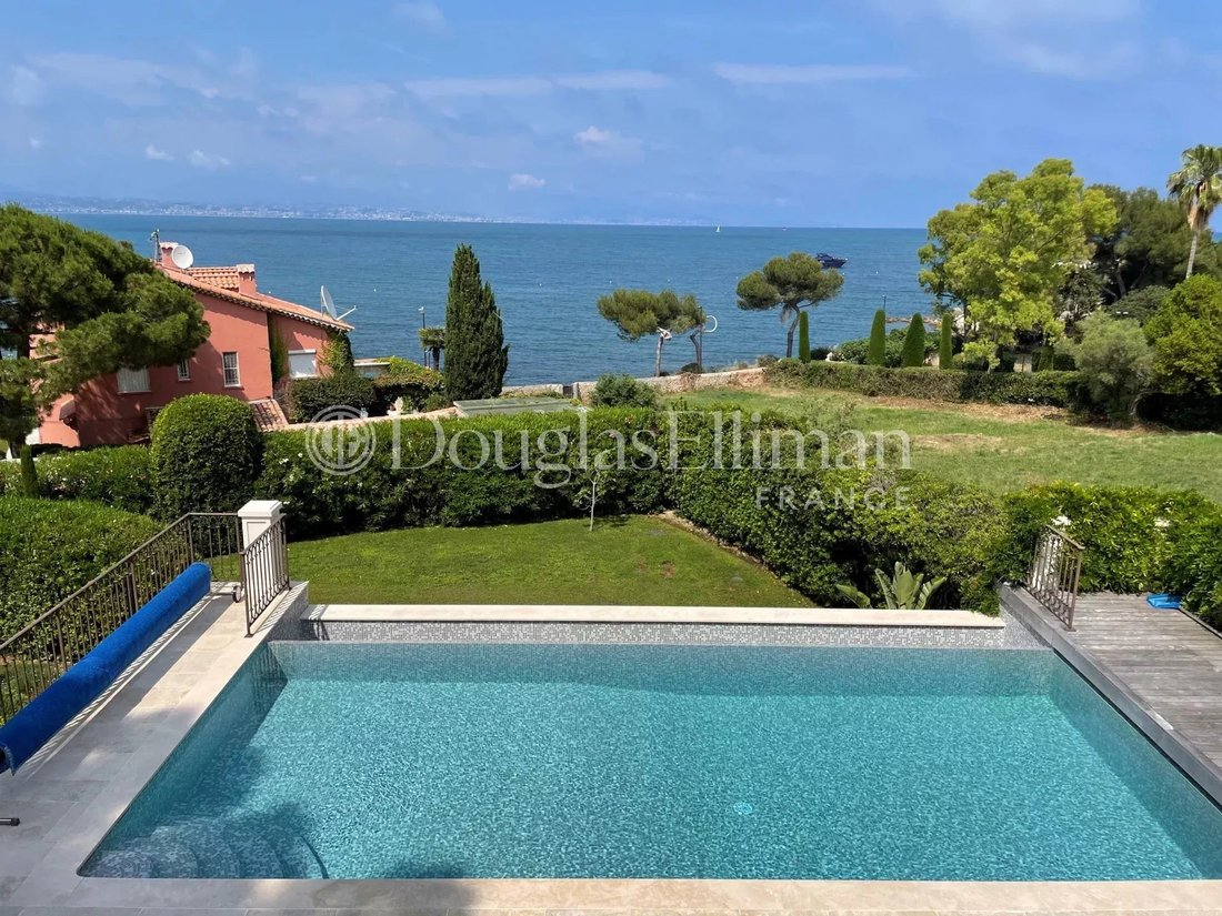 Villa in Antibes, Provence-Alpes-Côte d'Azur, France 2 - 15210322