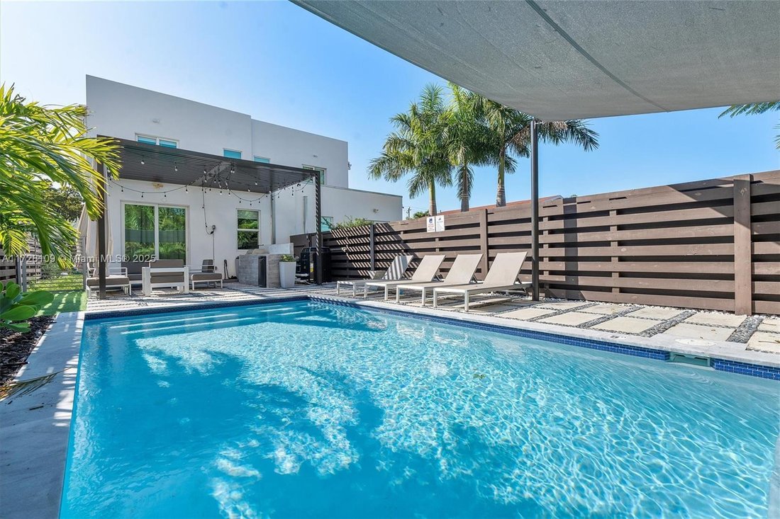 Townhouse in Miami, Florida, United States 4 - 16499917