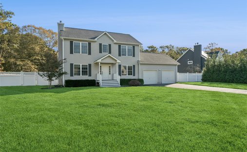 House in Calverton, New York, United States 1