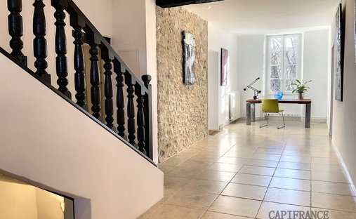 Castle for Sale in Forcalquier, Provence-Alpes-Côte d'Azur, France