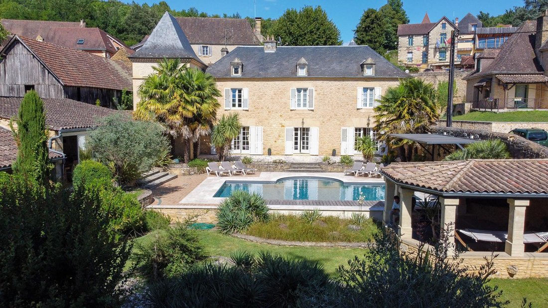 Estate in Sarlat-la-Canéda, Nouvelle-Aquitaine, France 1 - 16502383