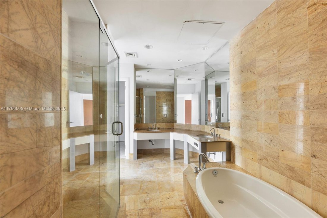 Condo in Miami, Florida, United States 3 - 16499771