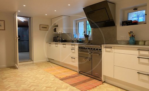 Castle for Sale in Montcaret, Nouvelle-Aquitaine, France