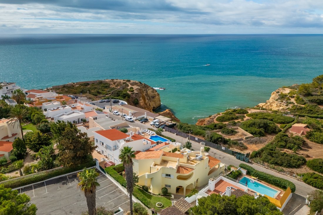 House in Carvoeiro, Algarve, Portugal 1 - 16503323