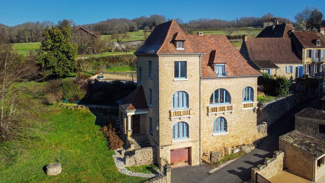 Estate in Sarlat-la-Canéda, Nouvelle-Aquitaine, France 1 - 16502153