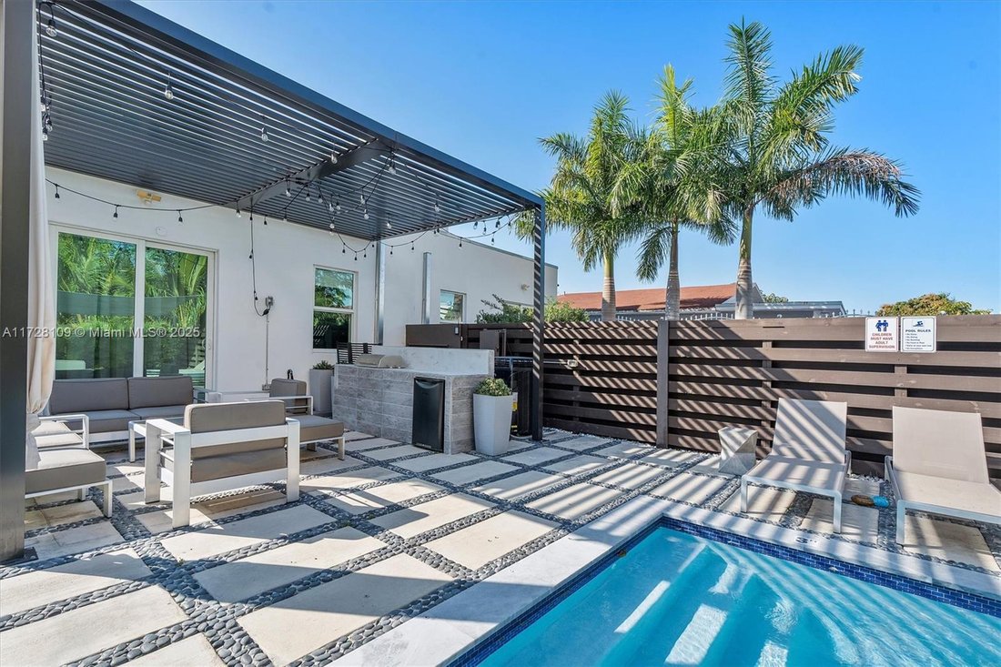 Townhouse in Miami, Florida, United States 3 - 16499917