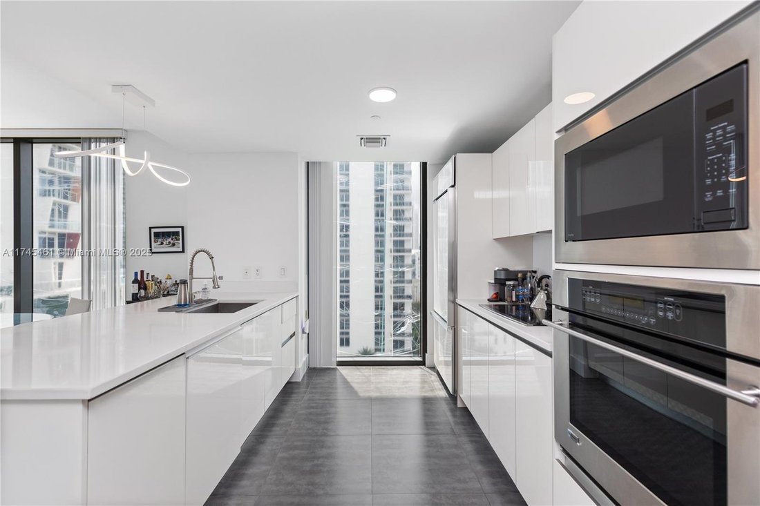 Condo in Miami, Florida, United States 4 - 16499972