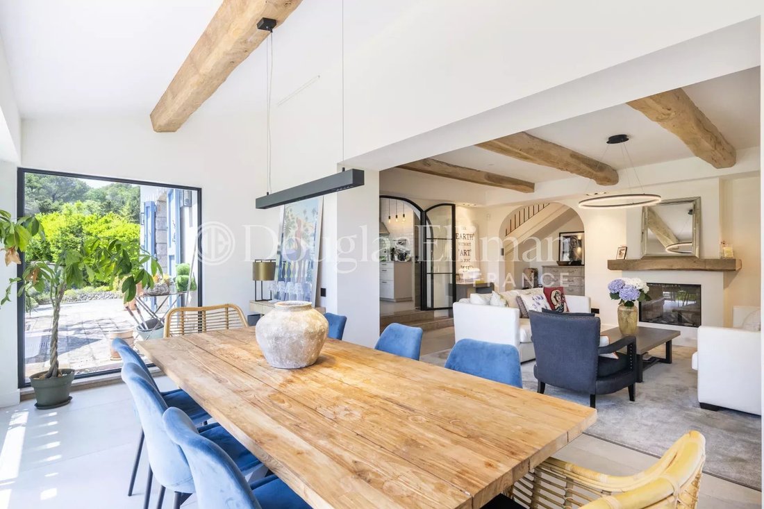Villa en Valbonne, Provenza-Alpes-Costa Azul, Francia 3 - 16491836
