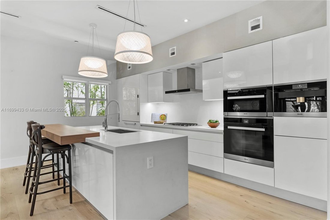 Townhouse in Miami Beach, Florida, United States 3 - 16500071