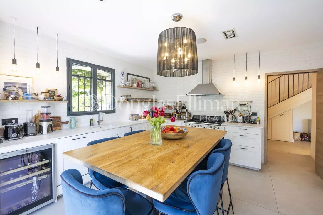 Villa en Valbonne, Provenza-Alpes-Costa Azul, Francia 4 - 16491836