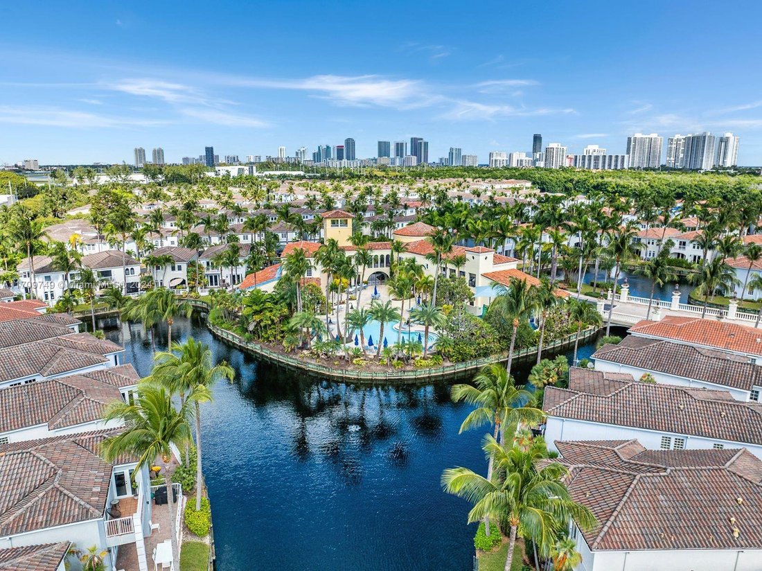 Farm Ranch in Aventura, Florida, United States 2 - 16499045