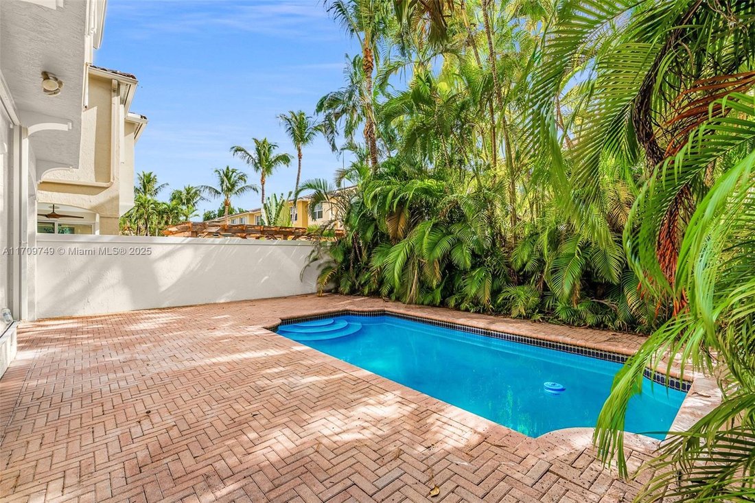 Farm Ranch in Aventura, Florida, United States 4 - 16499045