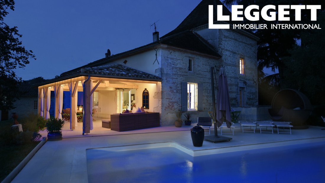 Schloss in Castelmoron-sur-Lot, Neu-Aquitanien, Frankreich 1 - 16502303